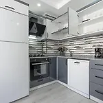 別荘 Stylish 2Br Elissa Apartment In City Center アンタルヤ