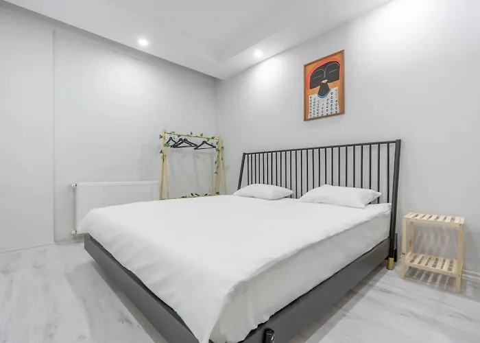 Stylish 2Br In City Center & Elissa Hébergement de vacances *