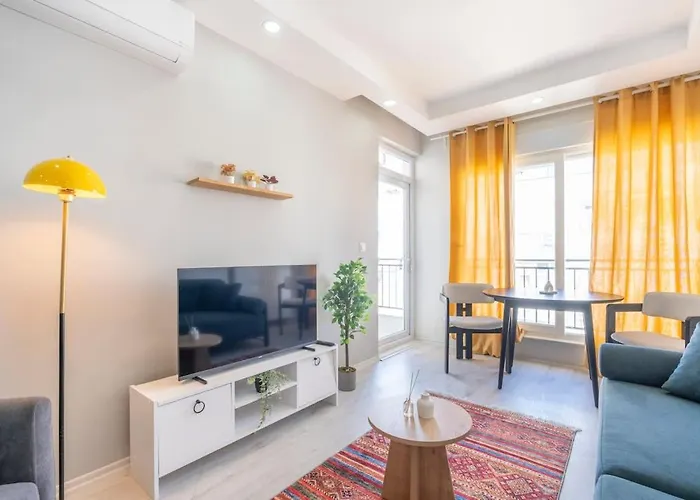 Stylish 2Br In City Center & Elissa Vakantiehuis